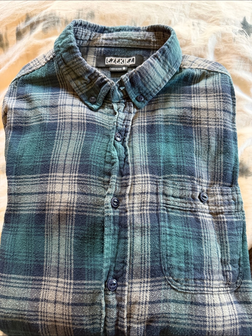 Men’s Ezekiel hunter green and Navy Plaid Button-Down Shirt